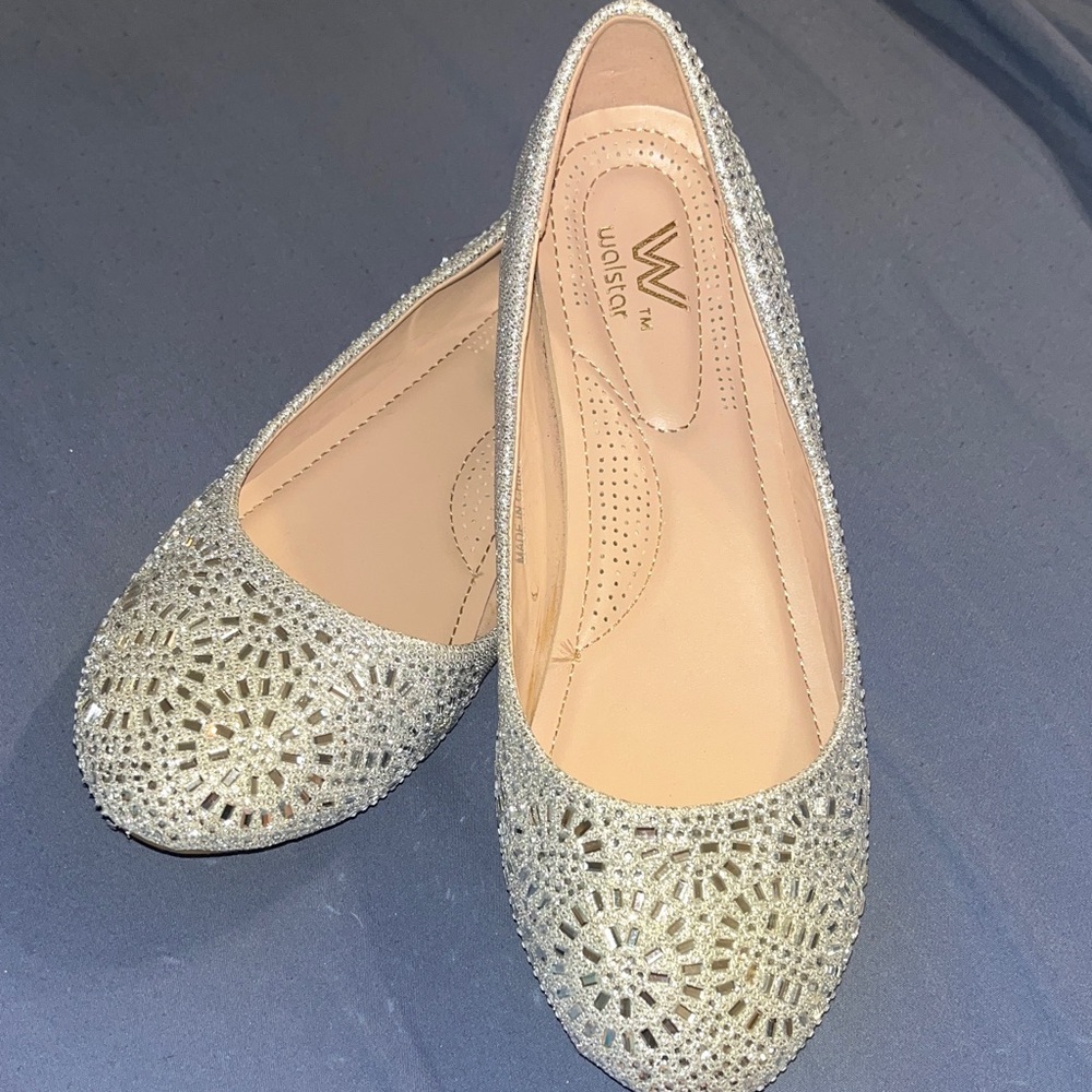 Classic Women's Glittering Silver Flats